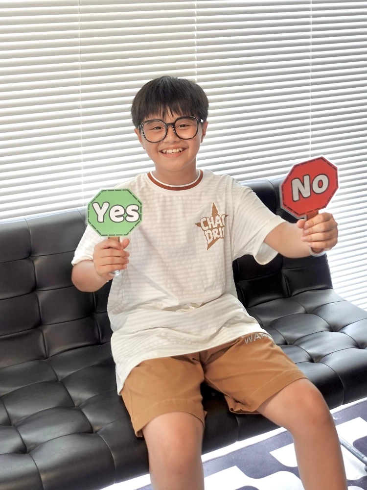 Áo thun trắng bé trai YF TAY008-5